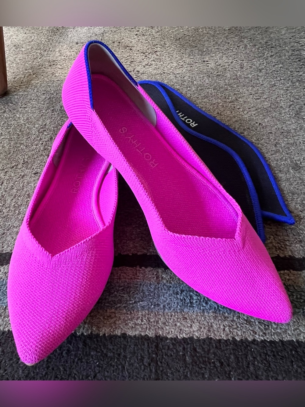 Rothy’s The Point in Dragon Fruit Hot Pink Flat Tortoise Sole W8 + Extra Insoles